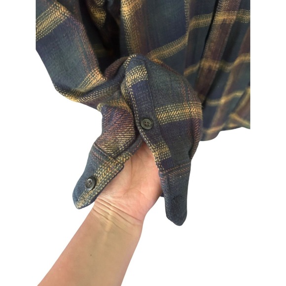 Orvis Plaid Flannel Shirt L Navy Tan Outdoor Workwear Cabincore Rugged - Picture 5 of 6